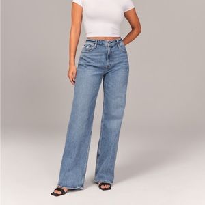 Abercrombie & Fitch Curve Love High Rise 90s Relaxed Jean